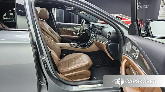 Mercedes-Benz E-Class W213 2019 Серый из Кореи, фото 2