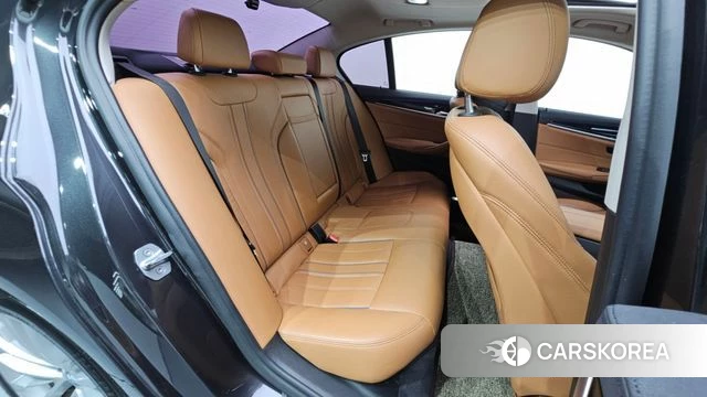 BMW 5 Series (G30) 2018 Серый из Кореи, фото 2