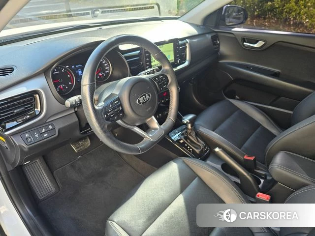Kia Stonic 2018 Белый из Кореи, фото 2