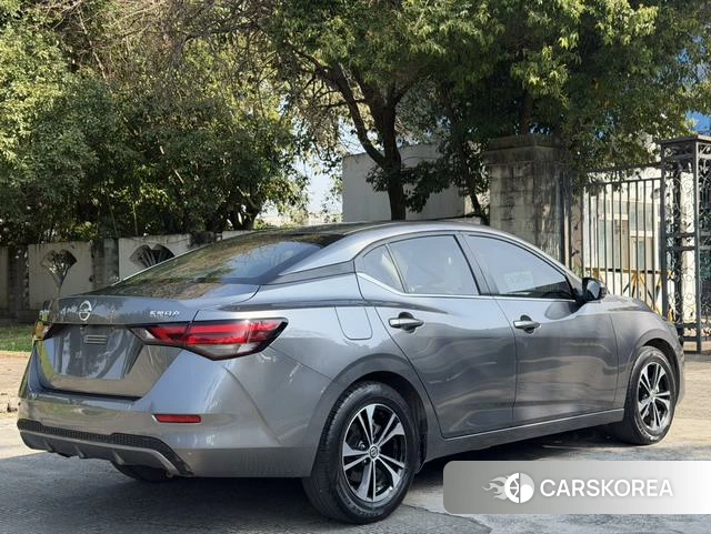 Nissan Xuan Yi 2022 Темно-серый из Китая, фото 2