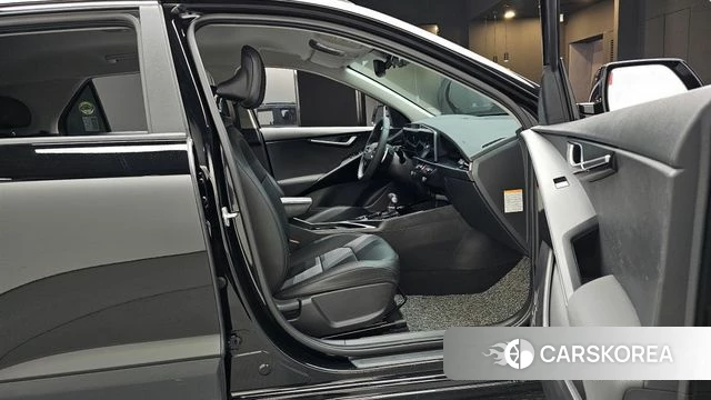 Kia Di Ol Nu Niro 2023 Черный из Кореи, фото 2