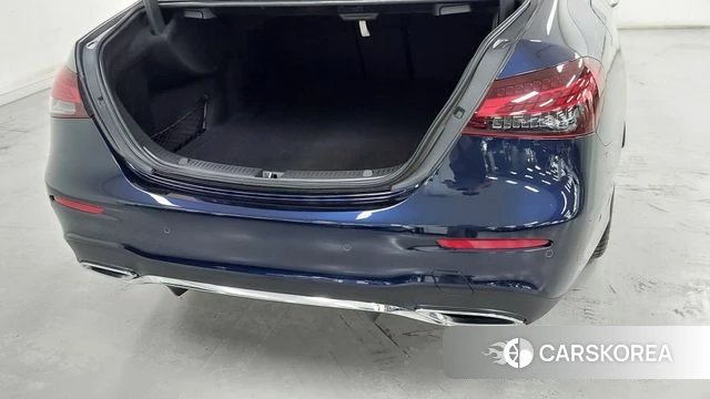Mercedes-Benz E-Class W213 2022 Синий из Кореи, фото 2
