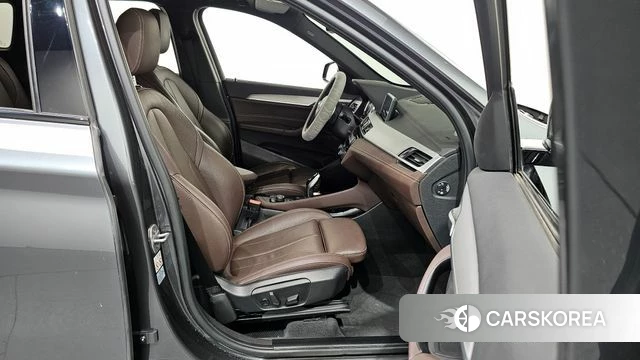 BMW X1 (F48) 2021 Серый из Кореи, фото 2