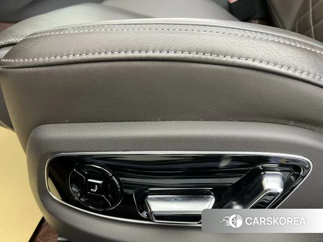 Audi A8 2024 Черный из Китая, фото 2
