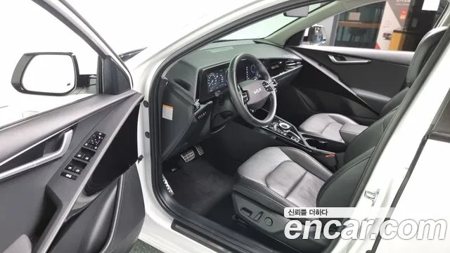 Kia Di Ol Nu Niro 2022 Белый из Кореи, фото 2