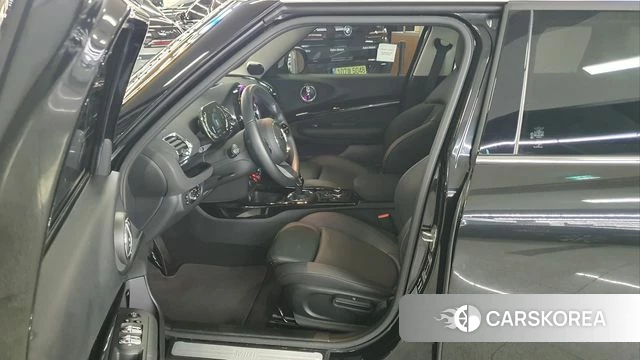 Mini Cooper Clubman 2023 Черный из Кореи, фото 2