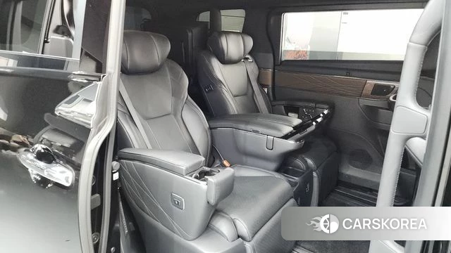 Toyota Alphard 4th Generation 2024 Черный из Кореи, фото 2