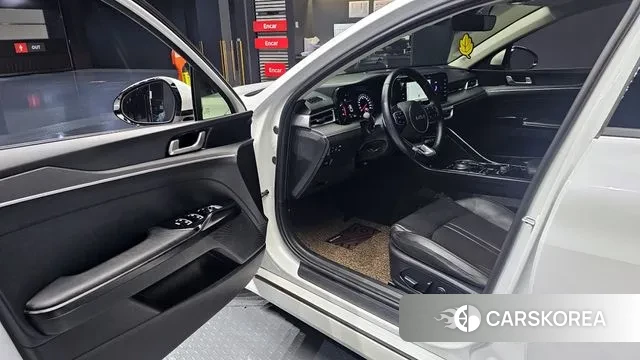 Kia K5 3rd generation 2023 Белый из Кореи, фото 2