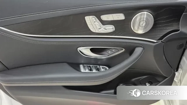 Mercedes-Benz E-Class W213 2023 Белый из Кореи, фото 2