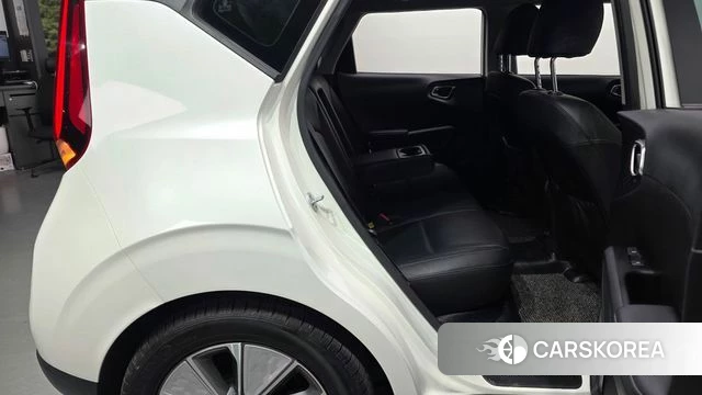 Kia Soul Booster EV 2020 Белый из Кореи, фото 2