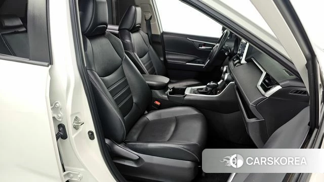 Toyota RAV4 5th Generation 2022 Белый из Кореи, фото 2