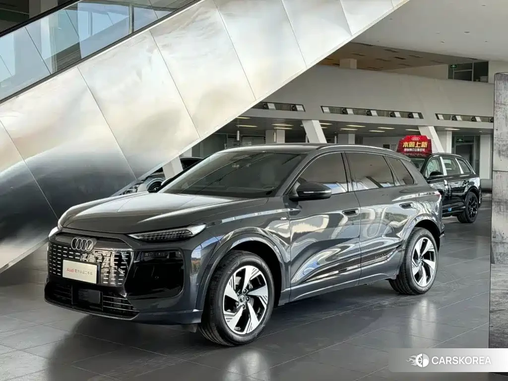 Audi Q6L e-tron 2025 Silver/gray из Китая, фото 2