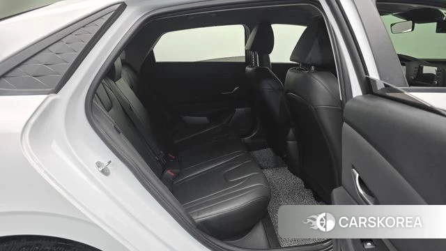 Hyundai The New Avante (CN7) 2023 Белый из Кореи, фото 2