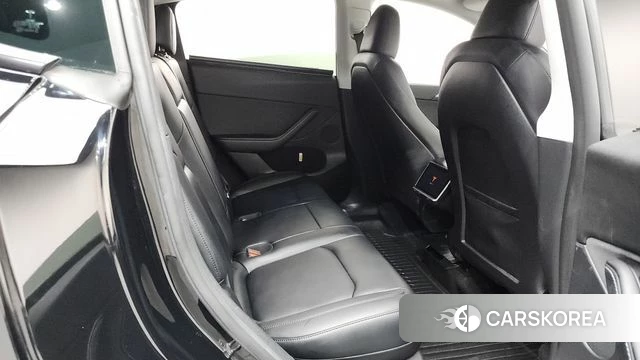 Tesla Model Y 2023 Черный из Кореи, фото 2
