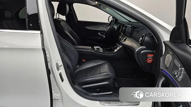 Mercedes-Benz E-Class W213 2018 Белый из Кореи, фото 2