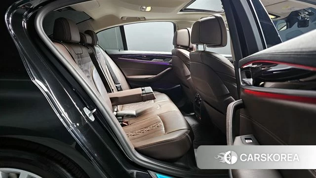 BMW 5 Series (G30) 2021 Черный из Кореи, фото 2