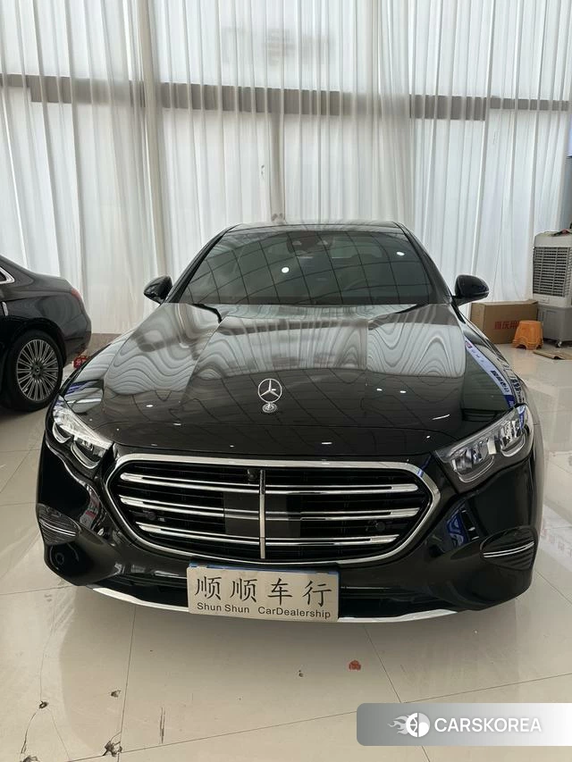 Mercedes-Benz E-class 2025 Черный из Китая, фото 2