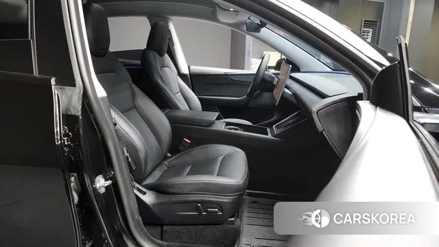 Tesla Model Y 2025 Черный из Кореи, фото 2