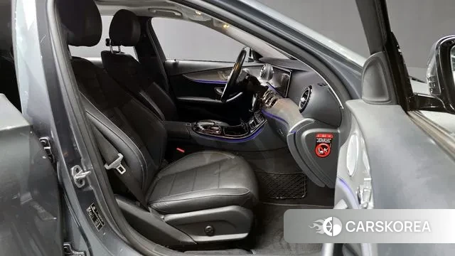 Mercedes-Benz E-Class W213 2018 Серый из Кореи, фото 2