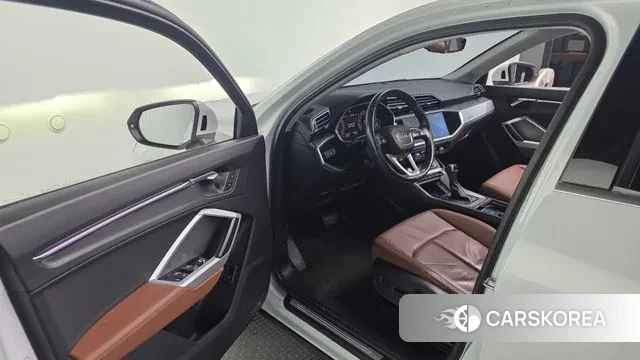 Audi Q3 (F3) 2020 Белый из Кореи, фото 2