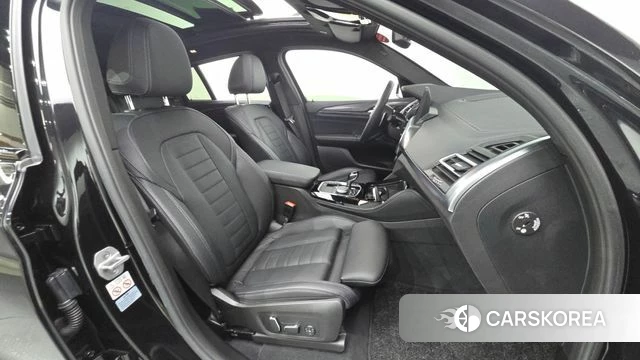 BMW X4 (G02) 2024 Черный из Кореи, фото 2