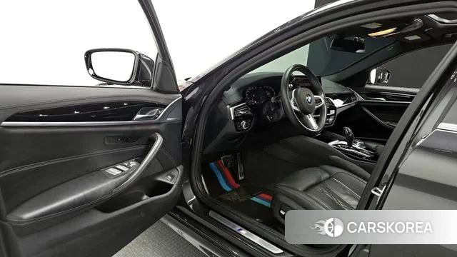 BMW 5 Series (G30) 2020 Серый из Кореи, фото 2