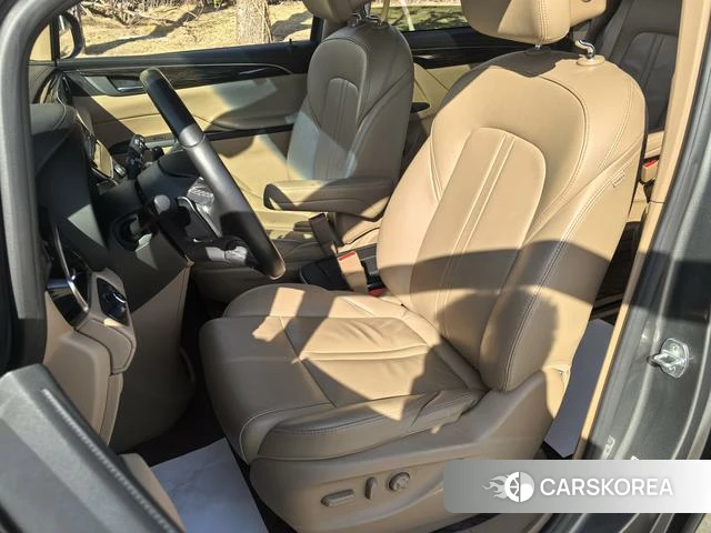 Buick GL8 2020 Темно-серый из Китая, фото 2