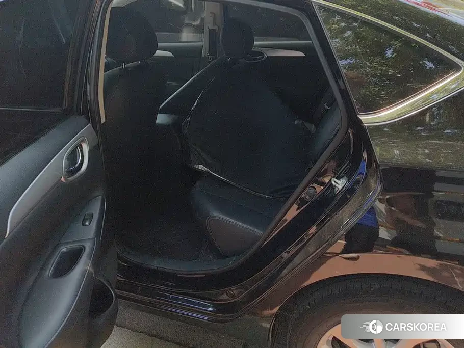 Nissan Sylphy 2024 Черный из Китая, фото 2