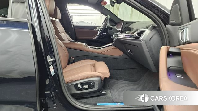 BMW X6 (G06) 2023 Черный из Кореи, фото 2