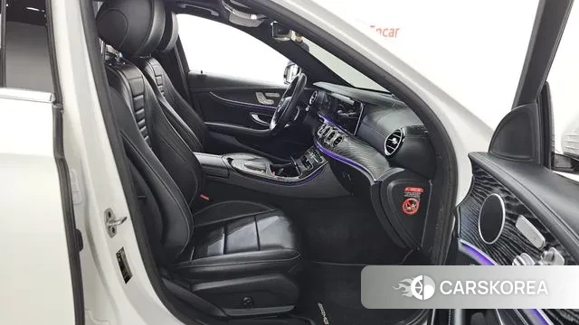 Mercedes-Benz E-Class W213 2021 Белый из Кореи, фото 2