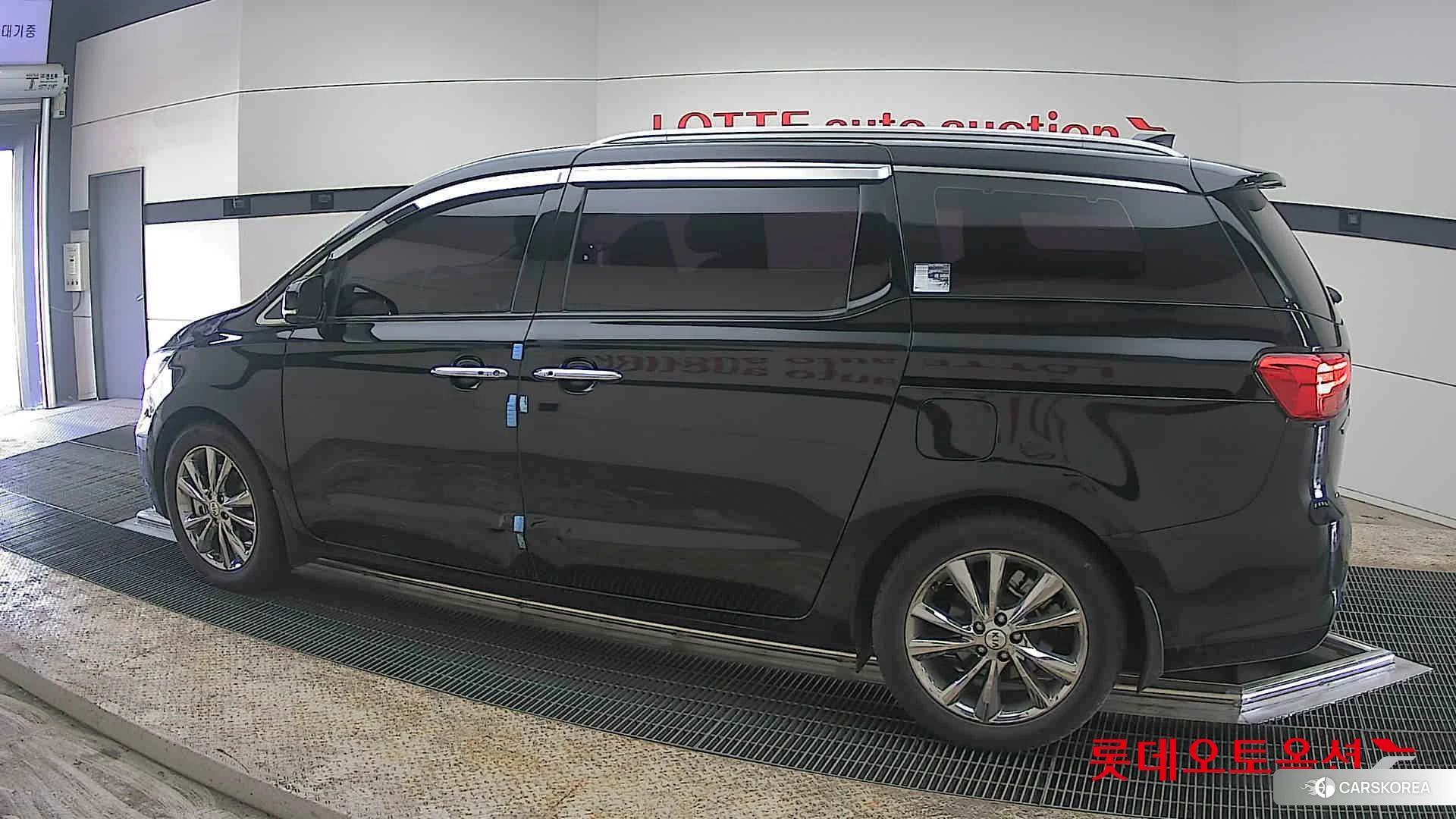 Kia Carnival 2020 Aurora Black Pearl из Кореи, фото 2