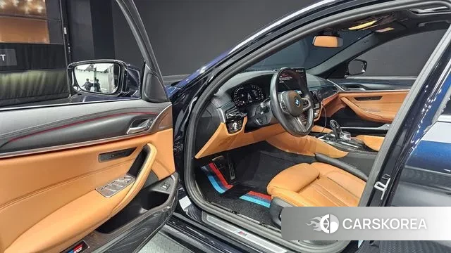 BMW 5 Series (G30) 2023 Черный из Кореи, фото 2