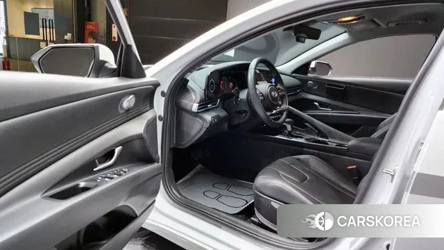 Hyundai The New Avante (CN7) 2024 Белый из Кореи, фото 2