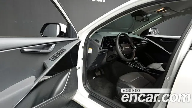 Kia Di Ol Nu Niro 2022 Белый из Кореи, фото 2