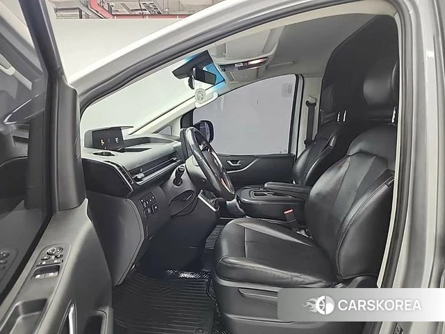 Hyundai Staria 2022 Серебряный из Кореи, фото 2