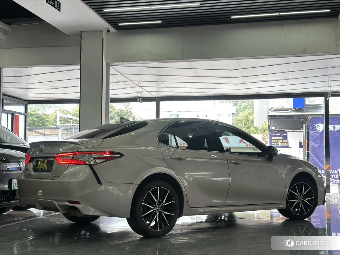 Toyota Camry 2021 Шампань из Китая, фото 2