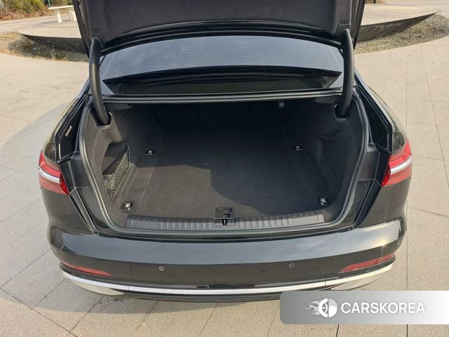 Audi A6L 2023 Черный из Китая, фото 2