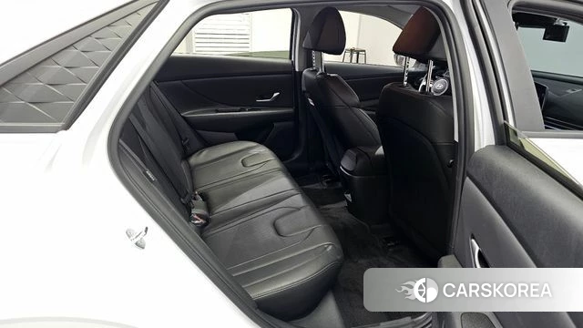 Hyundai The New Avante (CN7) 2023 Белый из Кореи, фото 2