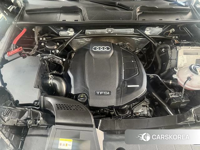 Audi Q5L 2021 Черный из Китая, фото 2
