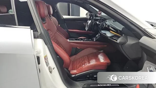 Audi e-Tron GT 2021 Серебряный из Кореи, фото 2