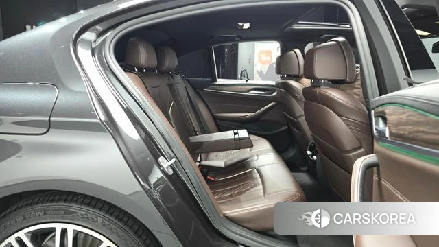 BMW 5 Series (G30) 2019 Серый из Кореи, фото 2