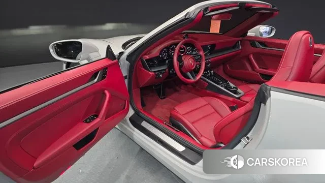 Porsche 911(992) 2023 Серебряный из Кореи, фото 2