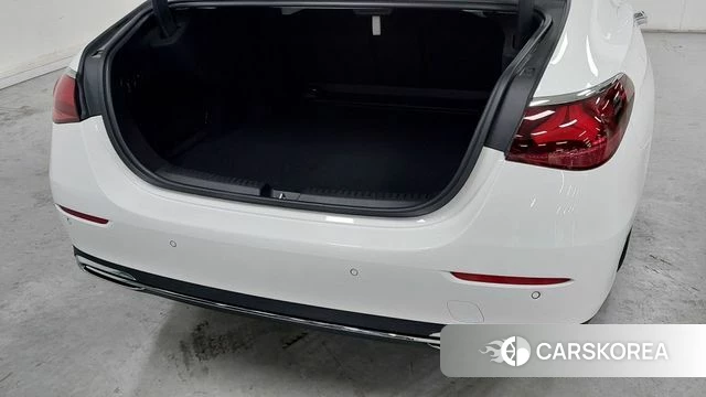 Mercedes-Benz E-Class W214 2025 Белый из Кореи, фото 2