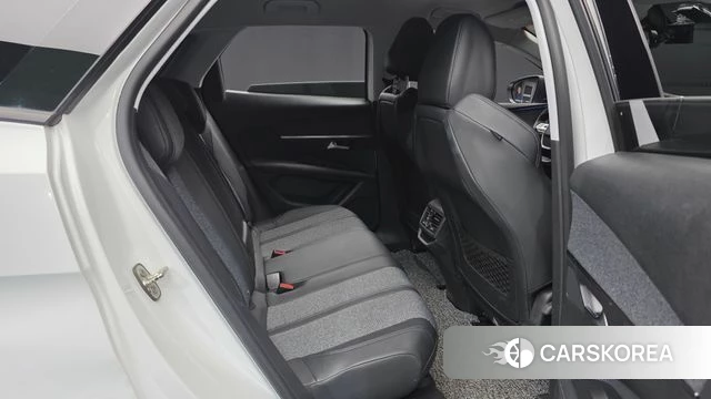 Peugeot 3008 second generation 2018 Белый из Кореи, фото 2
