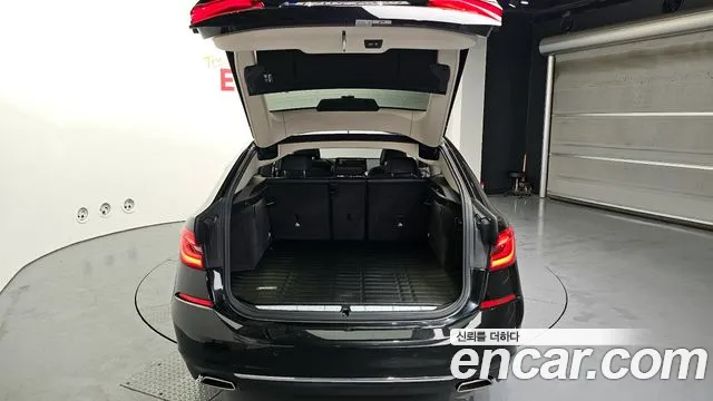 BMW 6 Series GT (G32) 2022 Черный из Кореи, фото 2