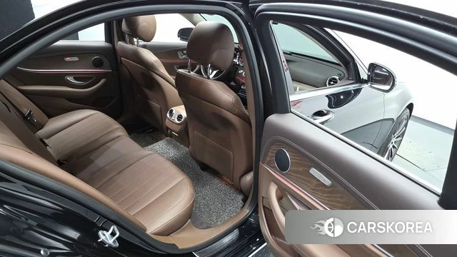Mercedes-Benz E-Class W213 2019 Черный из Кореи, фото 2