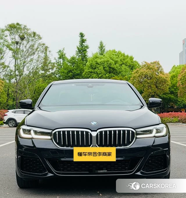 BMW 5 series 2022 Черный из Китая, фото 2