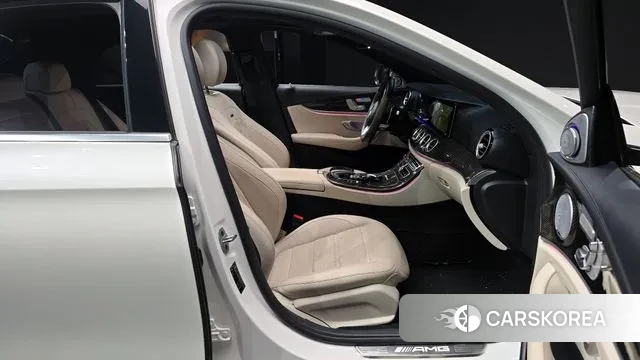 Mercedes-Benz E-Class W213 2018 Белый из Кореи, фото 2