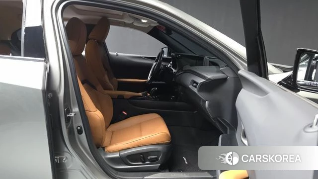Lexus UX300e 2022 Серый из Кореи, фото 2