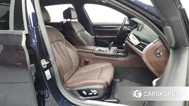 BMW 7 Series (G11) 2019 Черный из Кореи, фото 2